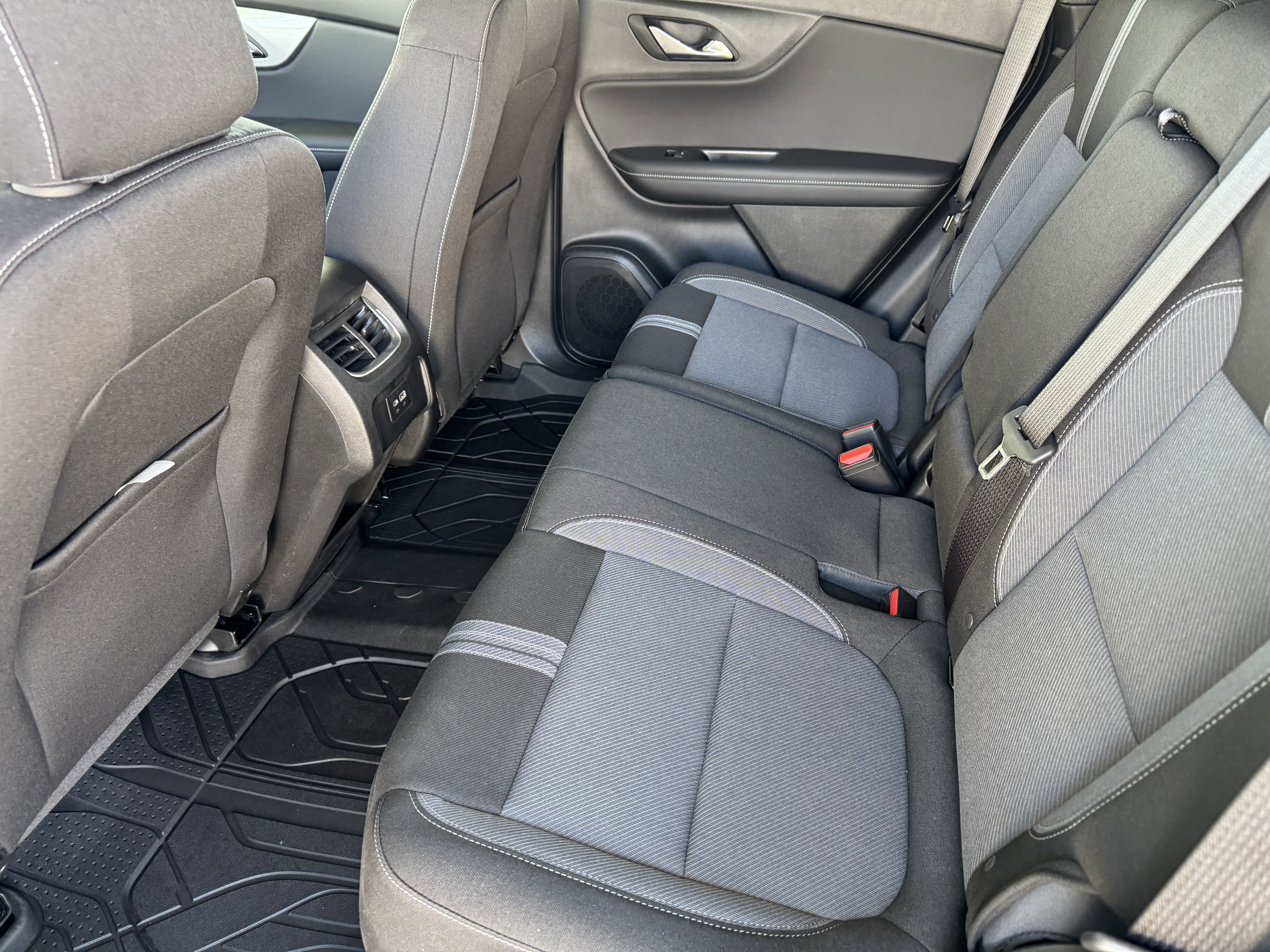 2025 Chevrolet Blazer 2LT - Photo 14