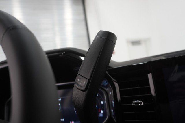 New 2026 Summit White GMC SLE image 25