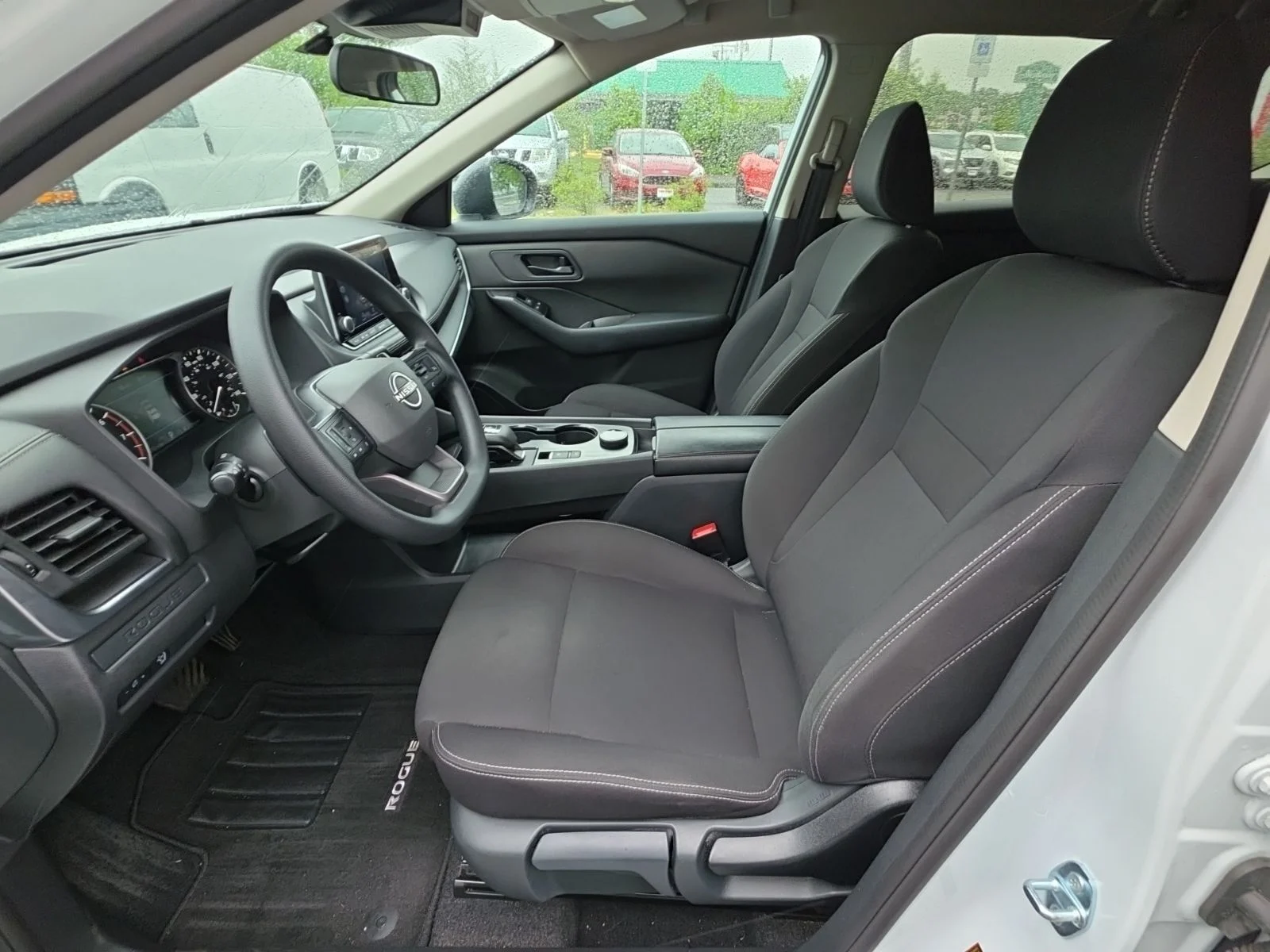 Used 2025 White Nissan S image 9