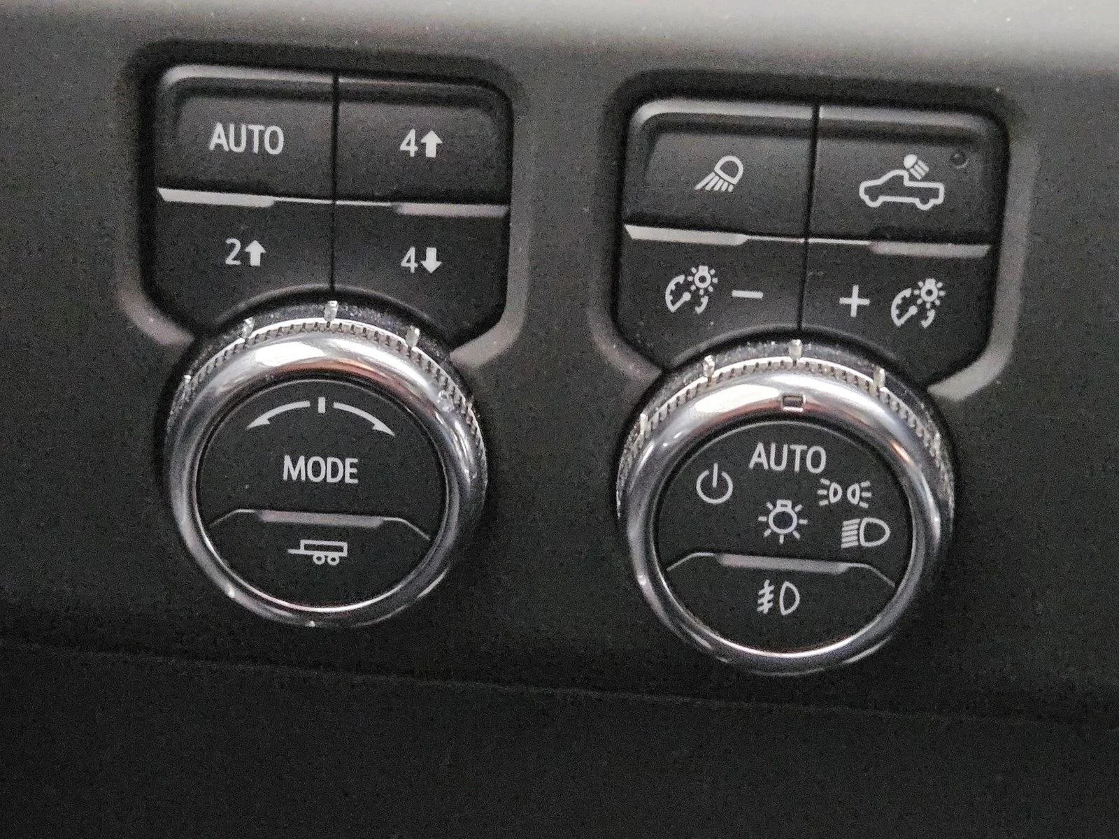 Used 2024 Sterling Metallic GMC Denali image 19