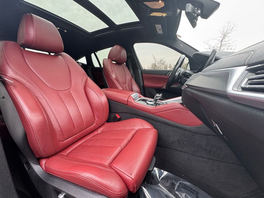 Used 2022 Black BMW xDrive40i image 25