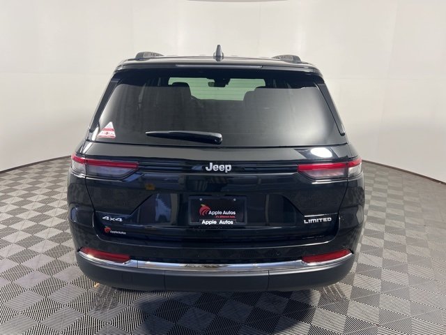 2025 Jeep Grand Cherokee Limited photo 3