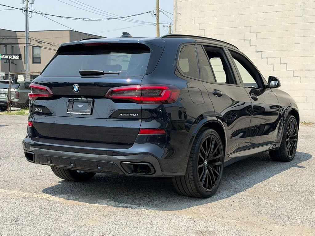 Used 2021 Black BMW xDrive40i image 6