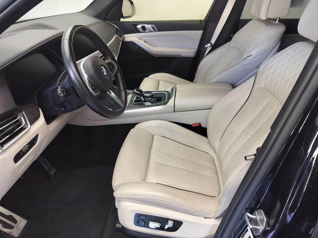 Used 2022 Black BMW sDrive40i image 7