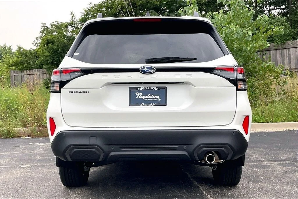 New 2026 CRYSTAL WHITE PEARL Subaru Limited image 4