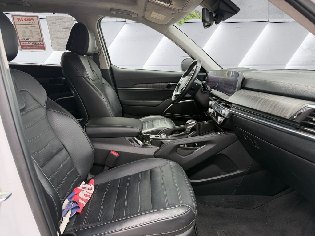 Used 2024 White Kia SX-Prestige image 13
