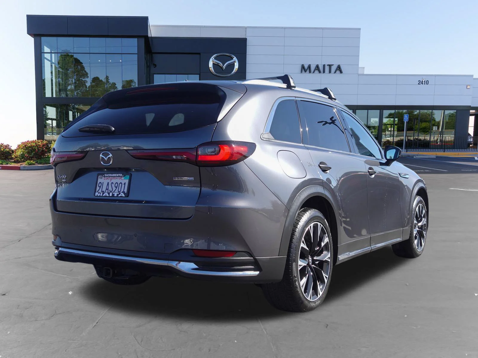 Certified Used 2024 Machine Gray Metallic Mazda Premium Plus image 4