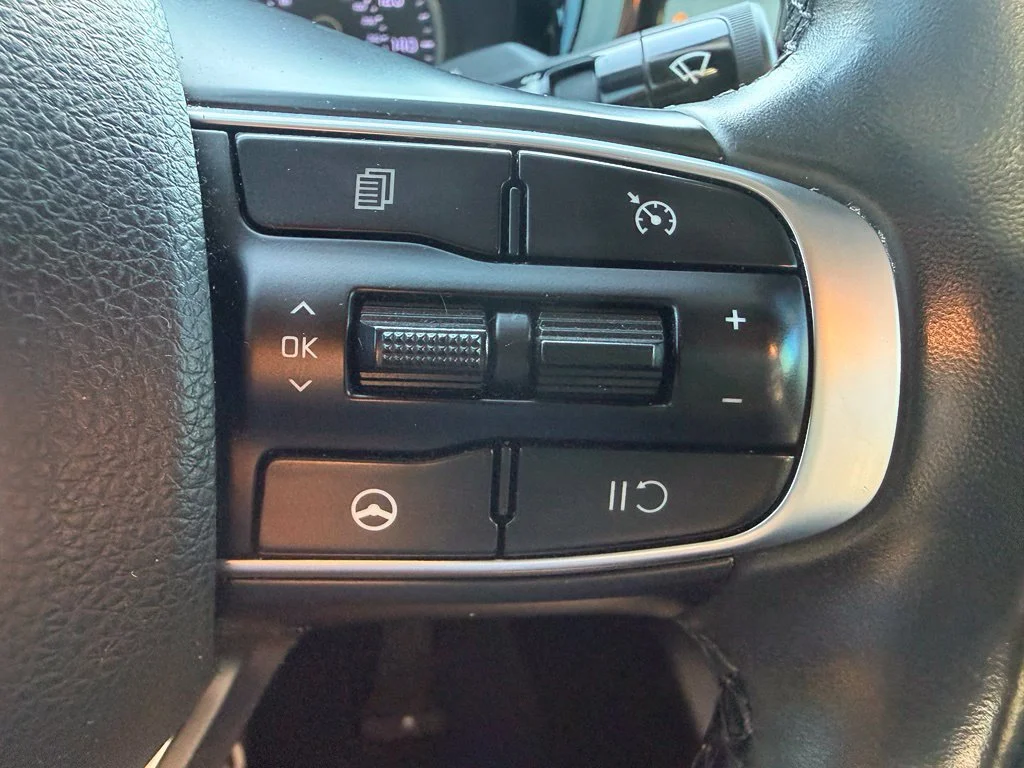 Used 2022 White Kia GT-Line image 15