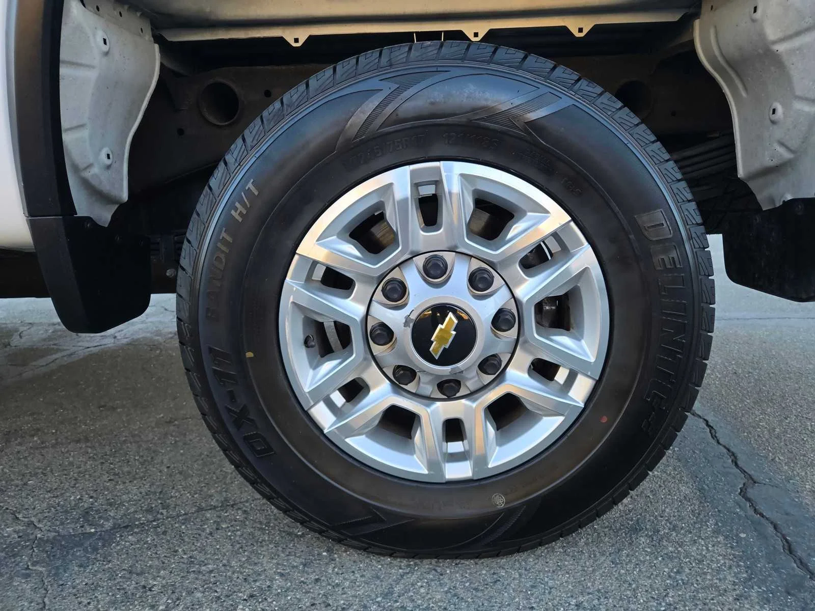 Used 2025 Summit White Chevrolet LT image 29