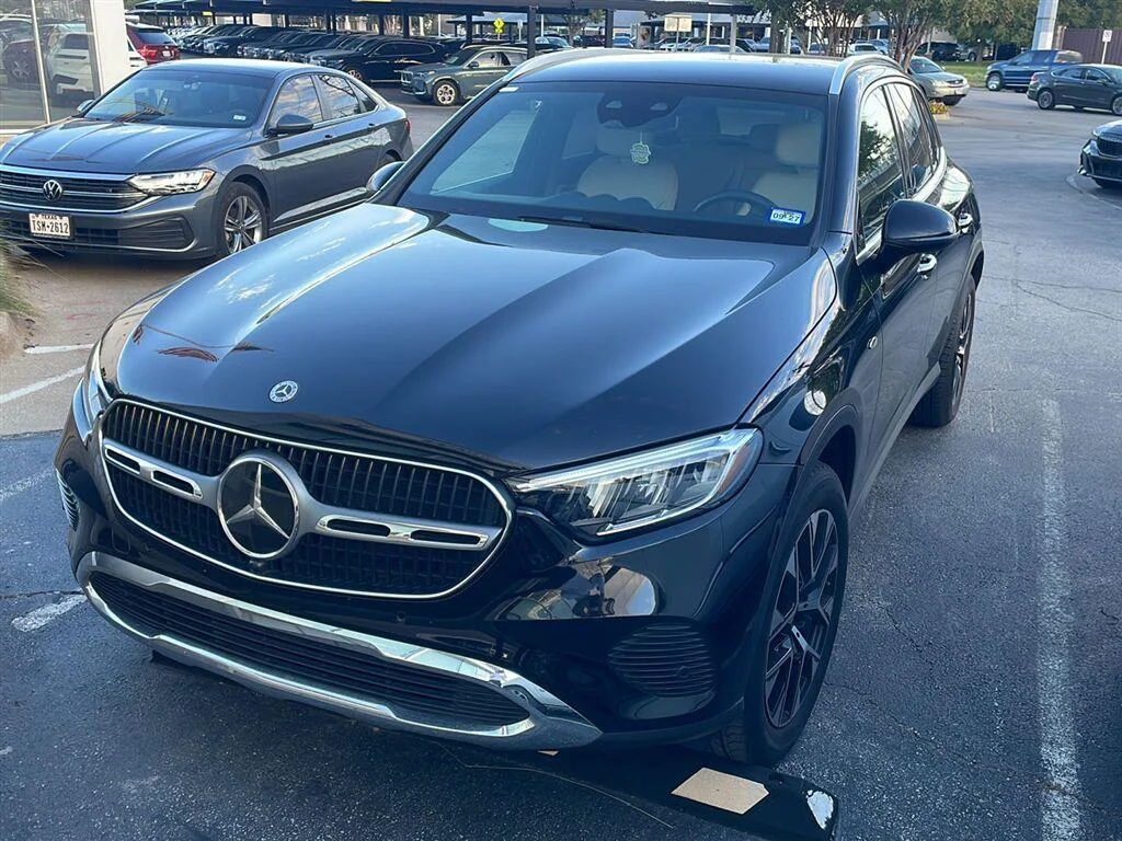 2025 Mercedes-Benz GLC