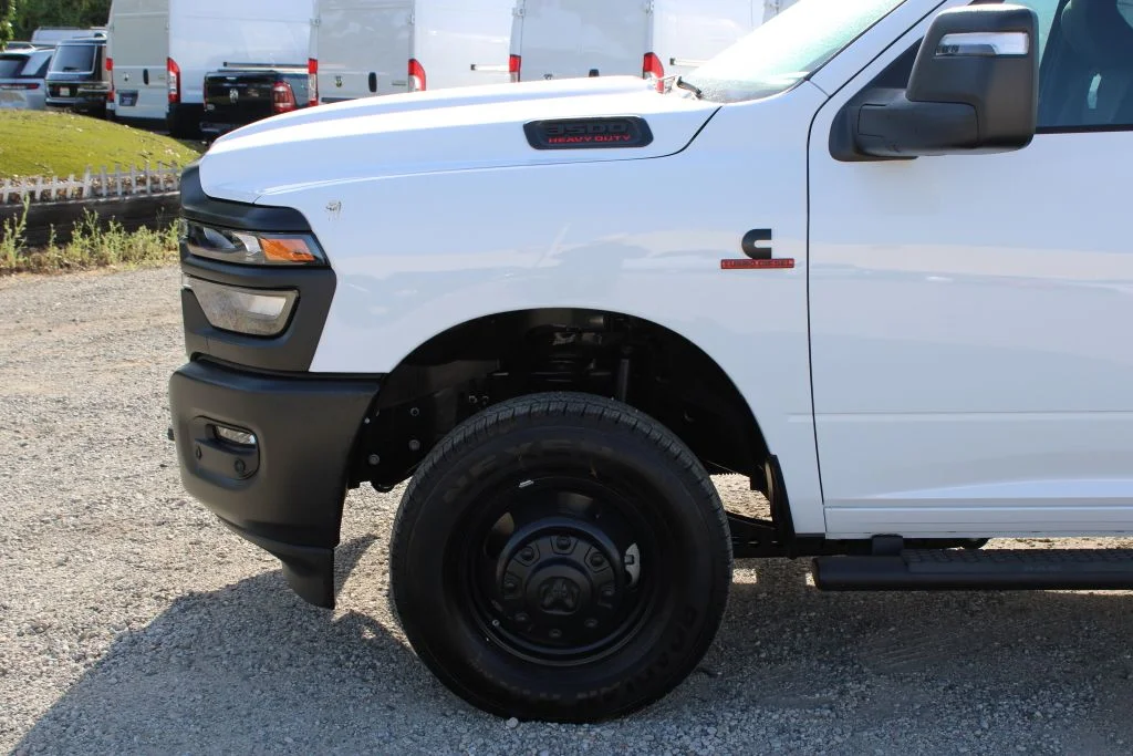 New 2026 Bright White Clear-Coat Exterior Paint Ram Tradesman image 7