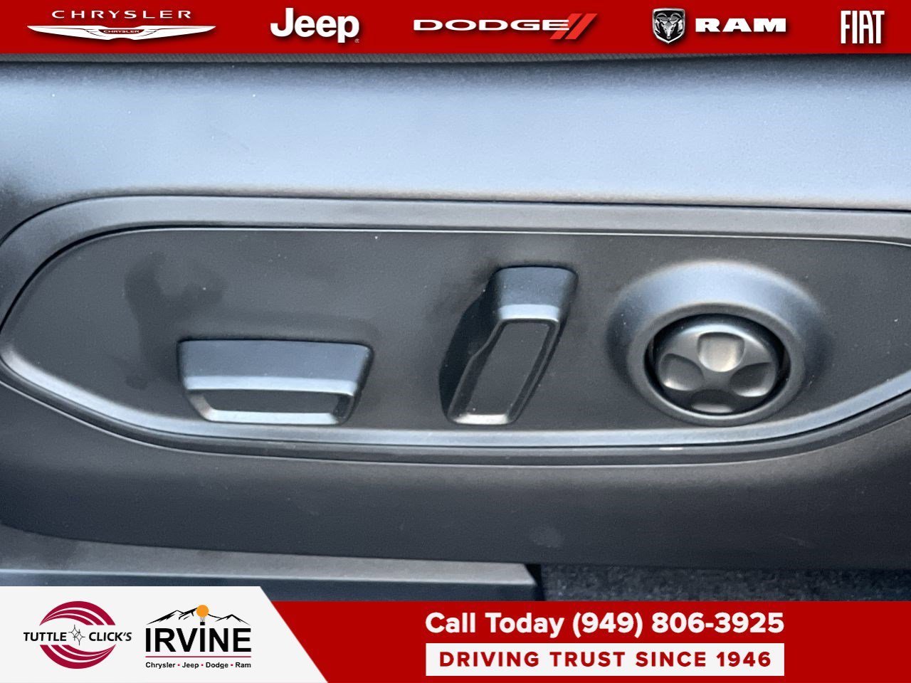 New 2026 Baltic Gray Metallic Clear-Coat Exterior Paint Jeep Laredo Altitude image 22