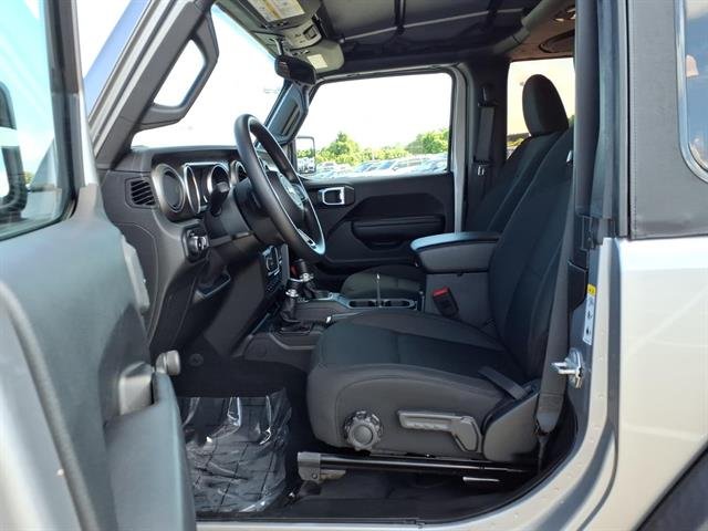Used 2018 GRAY Jeep Sport image 16