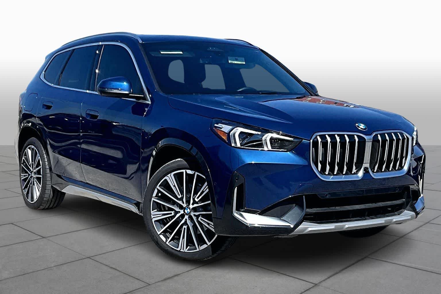 Used 2025 Phytonic Blue Metallic BMW xDrive28i image 2