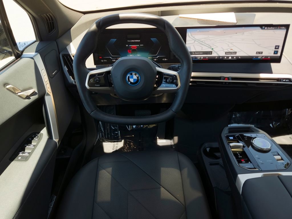 Used 2024 Dark Graphite Metallic BMW xDrive50 image 18