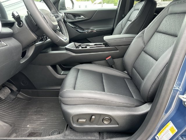 2027 Chevrolet Equinox LT - Photo 12