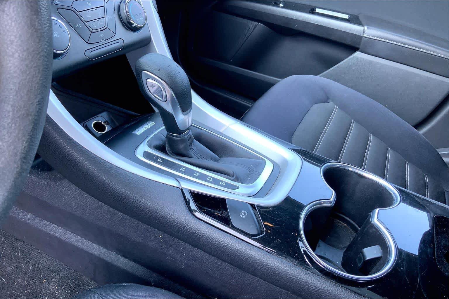 Used 2015 Ingot Silver Ford SE image 13