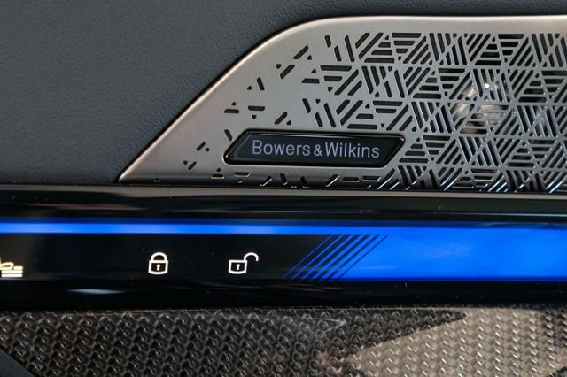 New 2026 Carbon Black Metallic BMW Base image 25