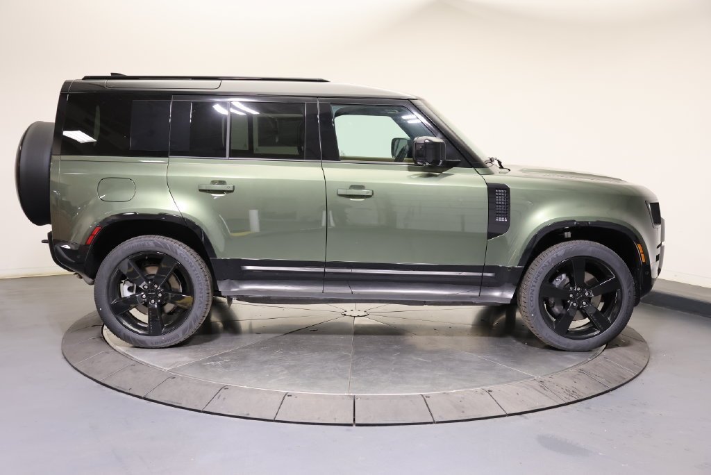 New 2026 Woolstone Green LAND ROVER X-Dynamic SE image 6