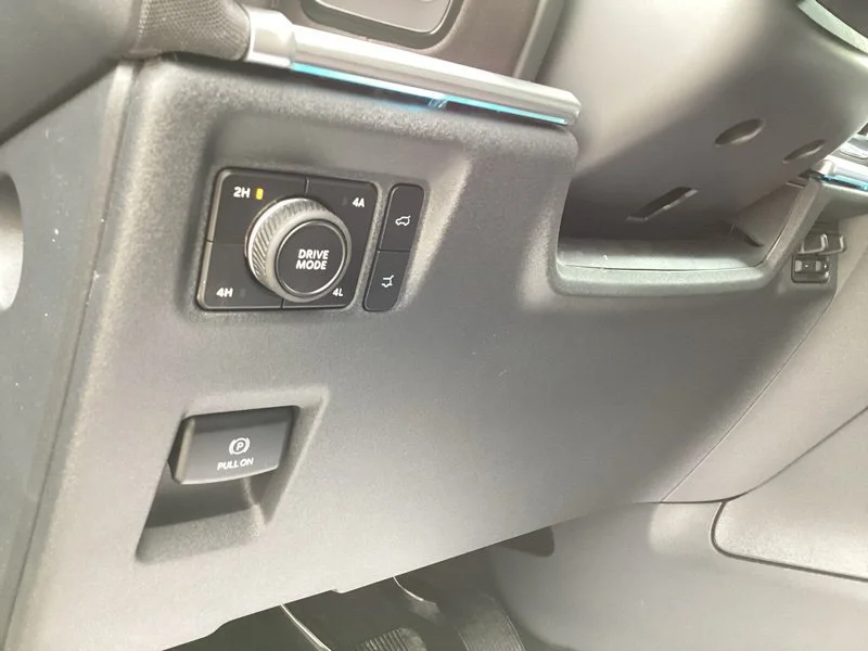 New 2026 Glacier Gray Metallic Tri-Coat Ford Platinum® image 37