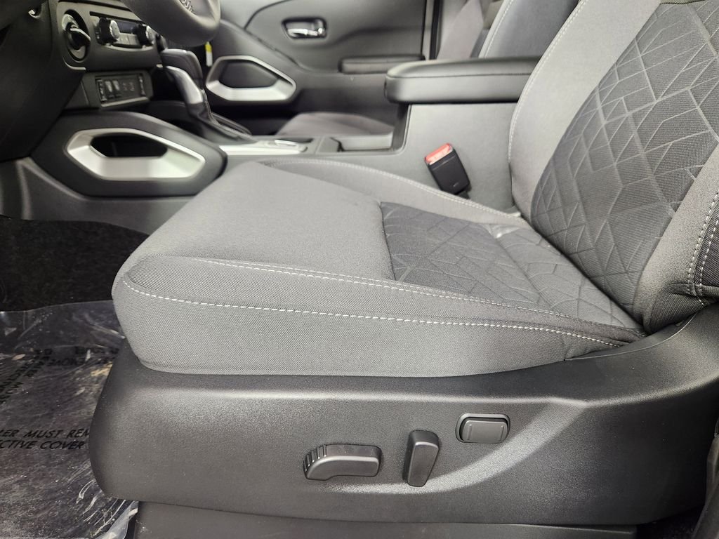 2026 Nissan Frontier SV - Photo 11