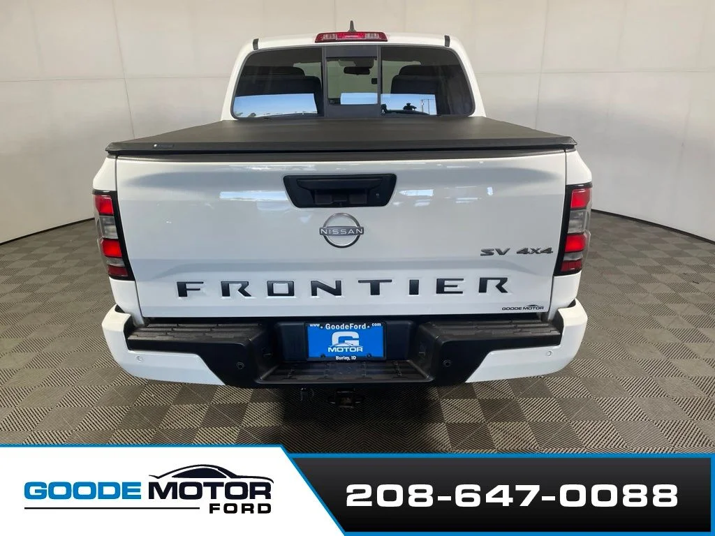 Certified Used 2022 Glacier White Nissan SV image 7