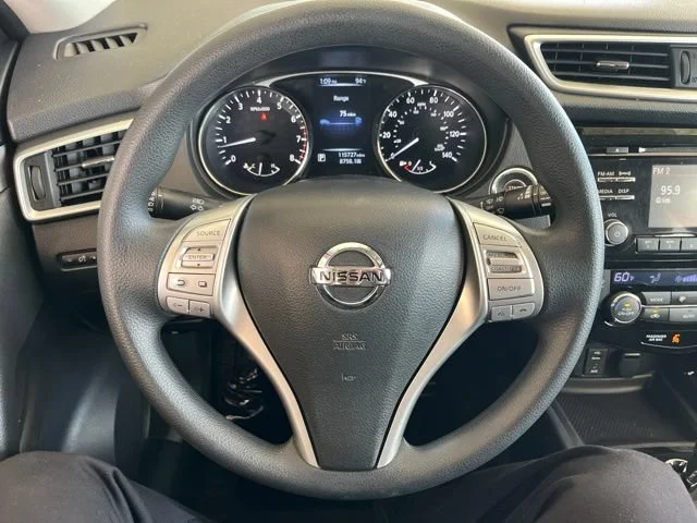 Used 2016 Pearl White Nissan SV image 22