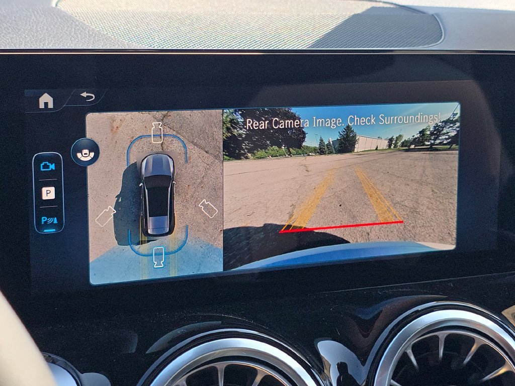 New 2026 Polar White Mercedes-Benz GLB 250 image 65