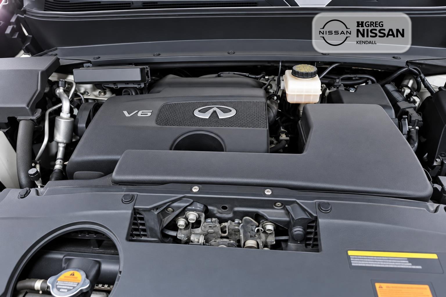 Used 2020 White INFINITI LUXE image 10
