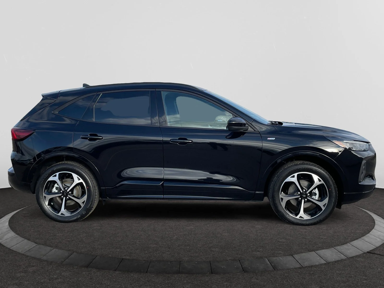 New 2026 AGATE BLACK METALLIC Ford ST-Line Elite image 6