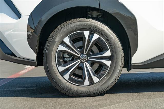 Certified Used 2023 WIND CHILL PEARL* Toyota  image 11