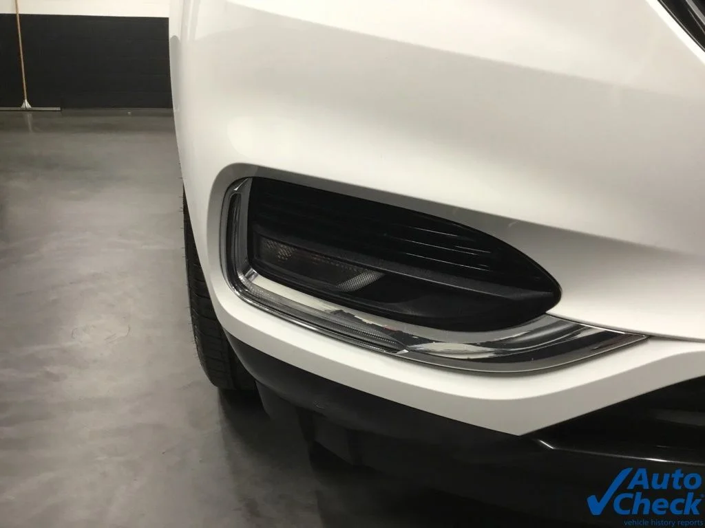 Used 2018 White Buick Essence image 18