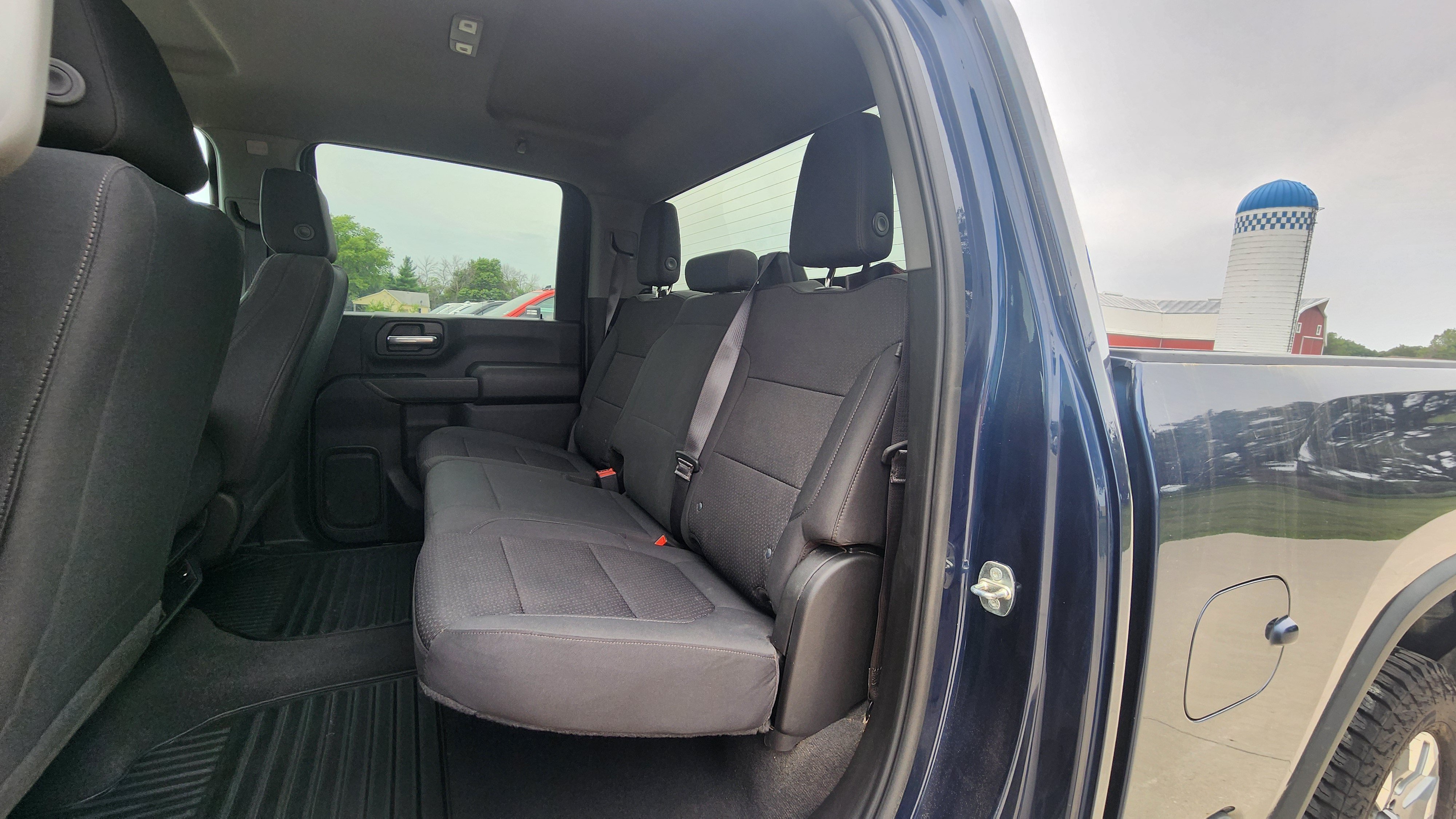Used 2022 Northsky Blue Metallic Chevrolet Custom image 17