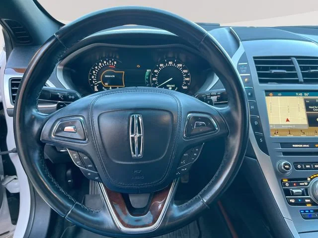 Used 2017 White Lincoln Reserve image 18