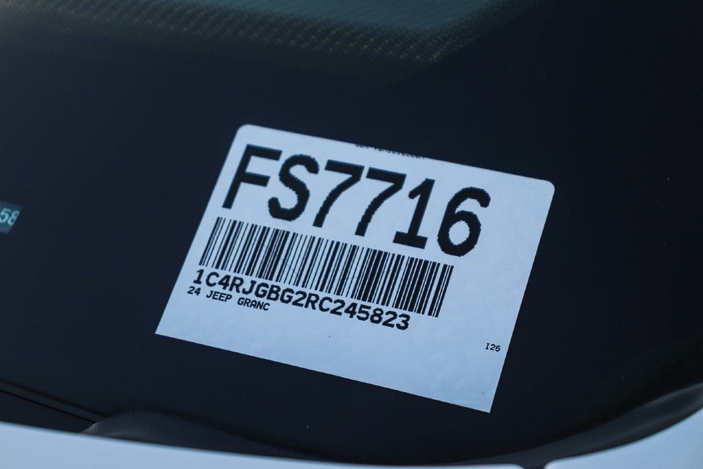 Used 2024 Bright White Clearcoat Jeep Limited image 30