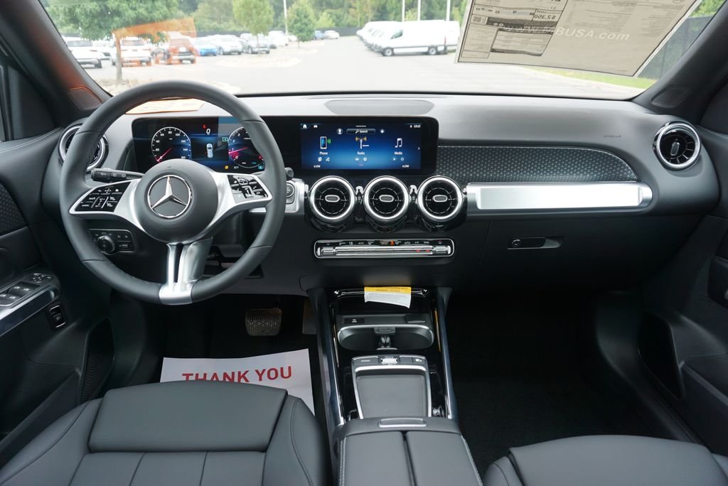 Used 2025 Night Black Mercedes-Benz GLB 250 image 17