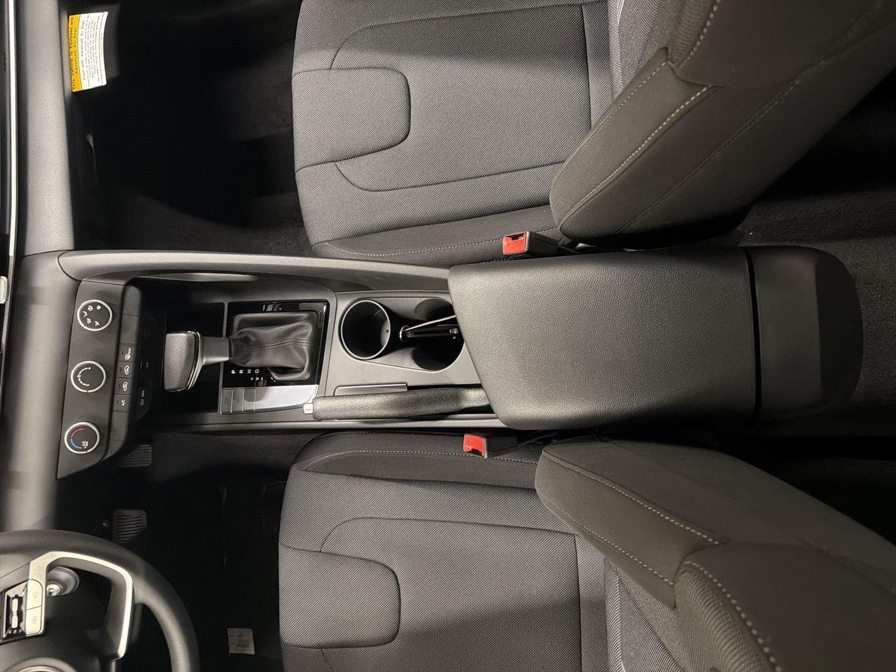 New 2026 Abyss Black Hyundai SE image 22
