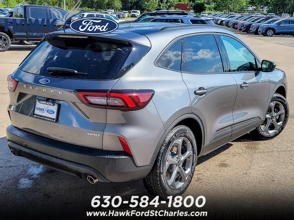 New 2026 Carbonized Gray Metallic Ford ST-Line image 7
