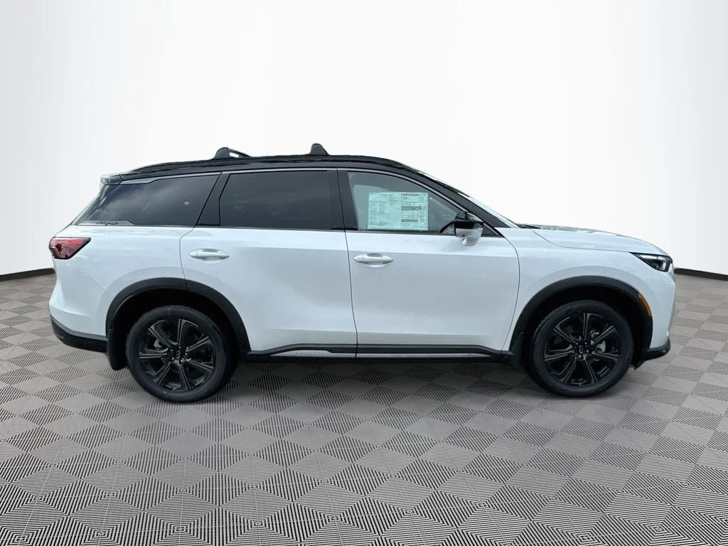 New 2027 2T RAD WHT INFINITI Autograph AWD image 4
