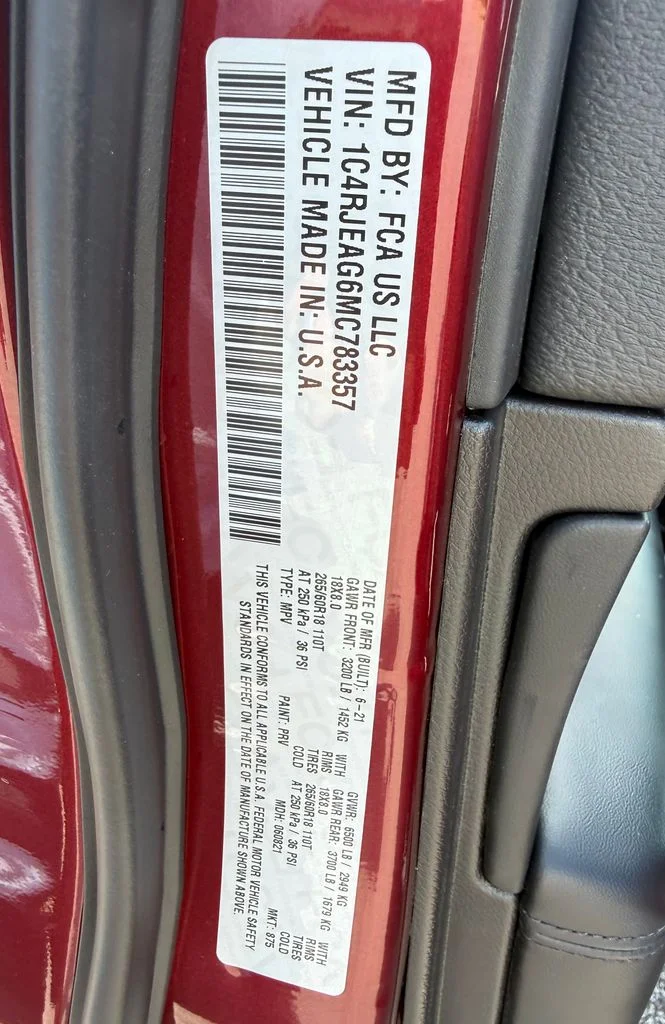 Used 2021 Red Jeep Laredo E image 27