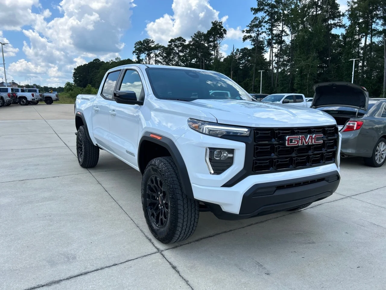 New 2026 Summit White GMC Elevation image 2