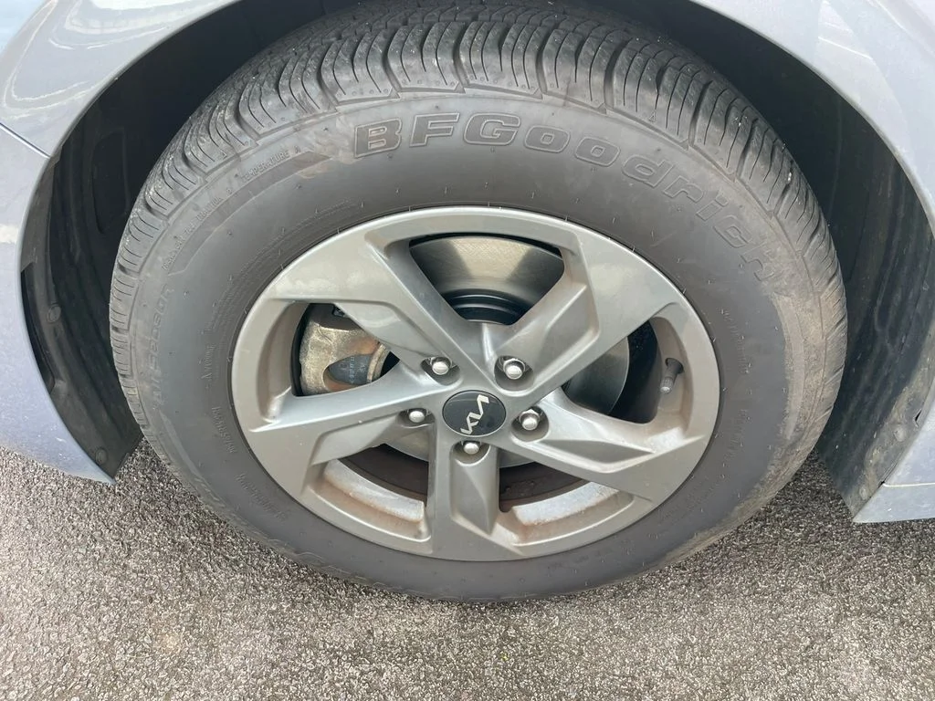 Used 2022 Silver Kia LX image 11