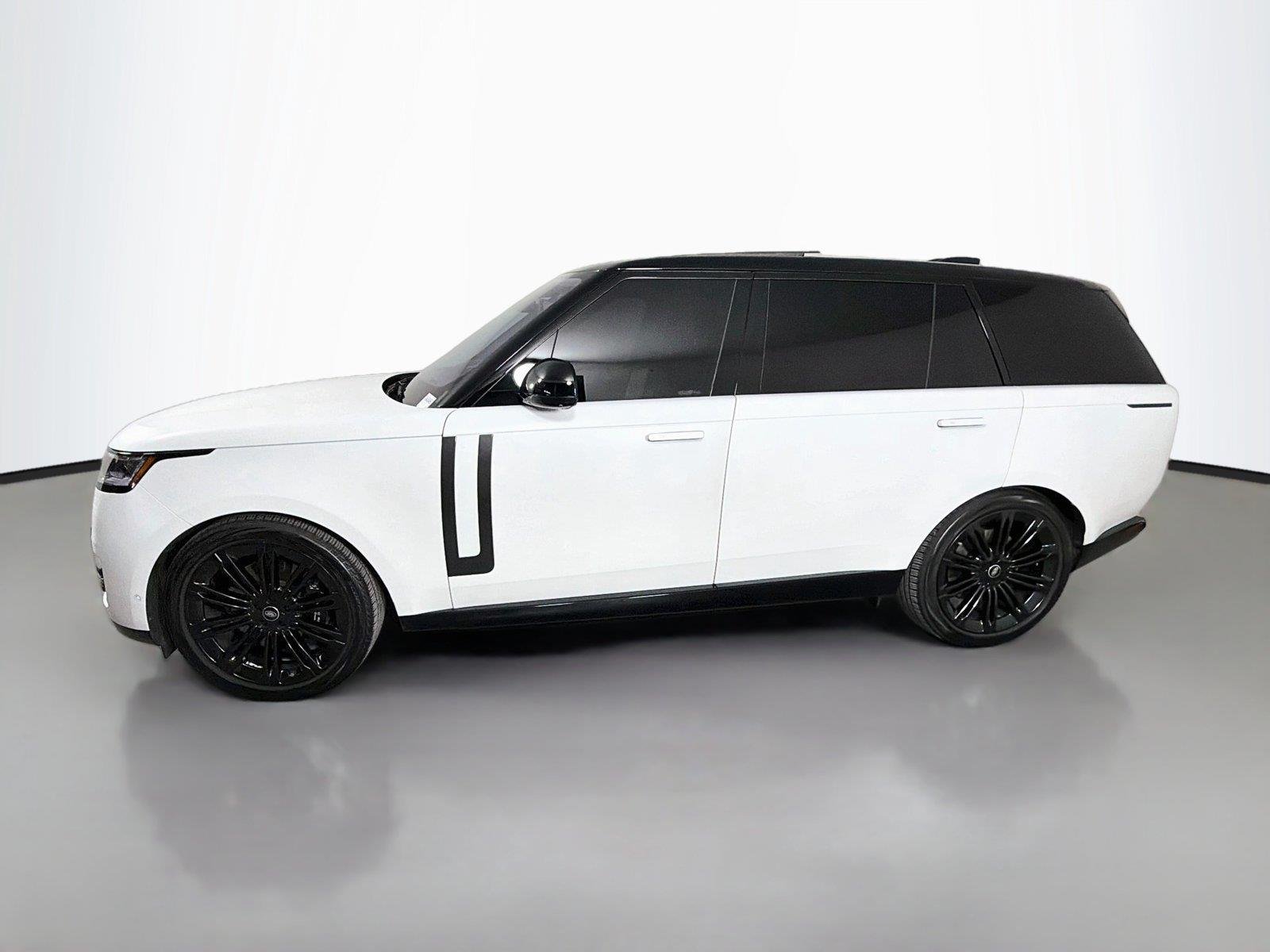 Certified Used 2022 Fuji White Land Rover P530 SE LWB 7 SEATS V8 image 8