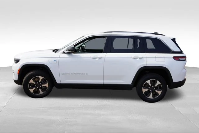 Certified Used 2024 White Jeep 4xe image 9
