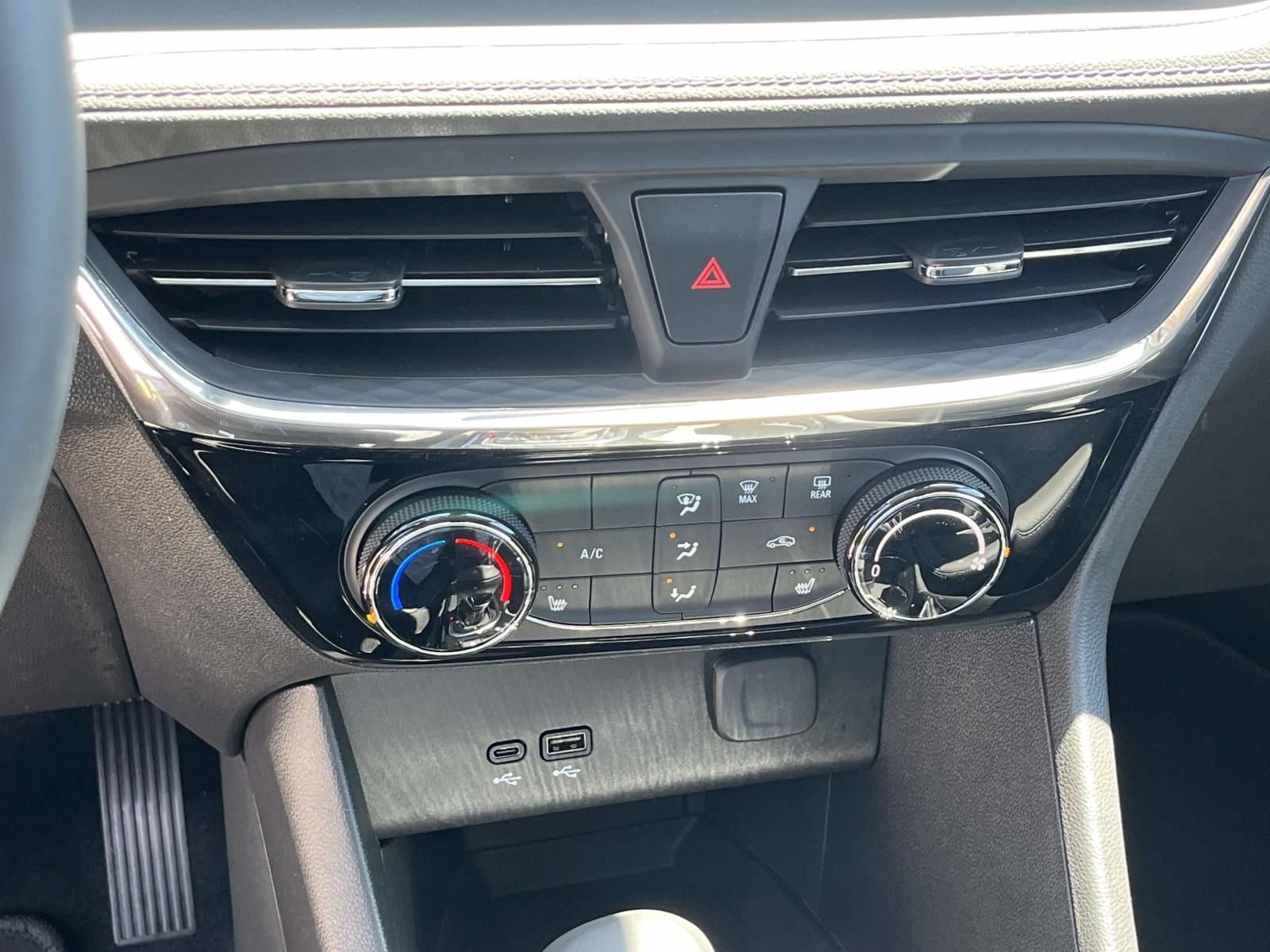 2026 Buick Encore GX Sport Touring - Photo 25