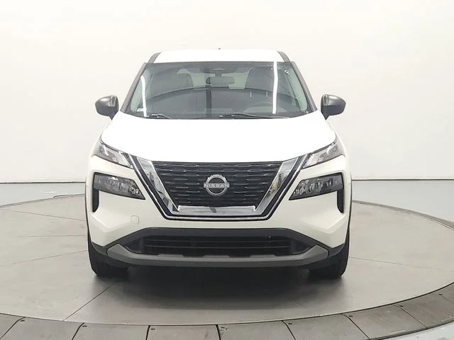 Used 2023 White Nissan S image 3