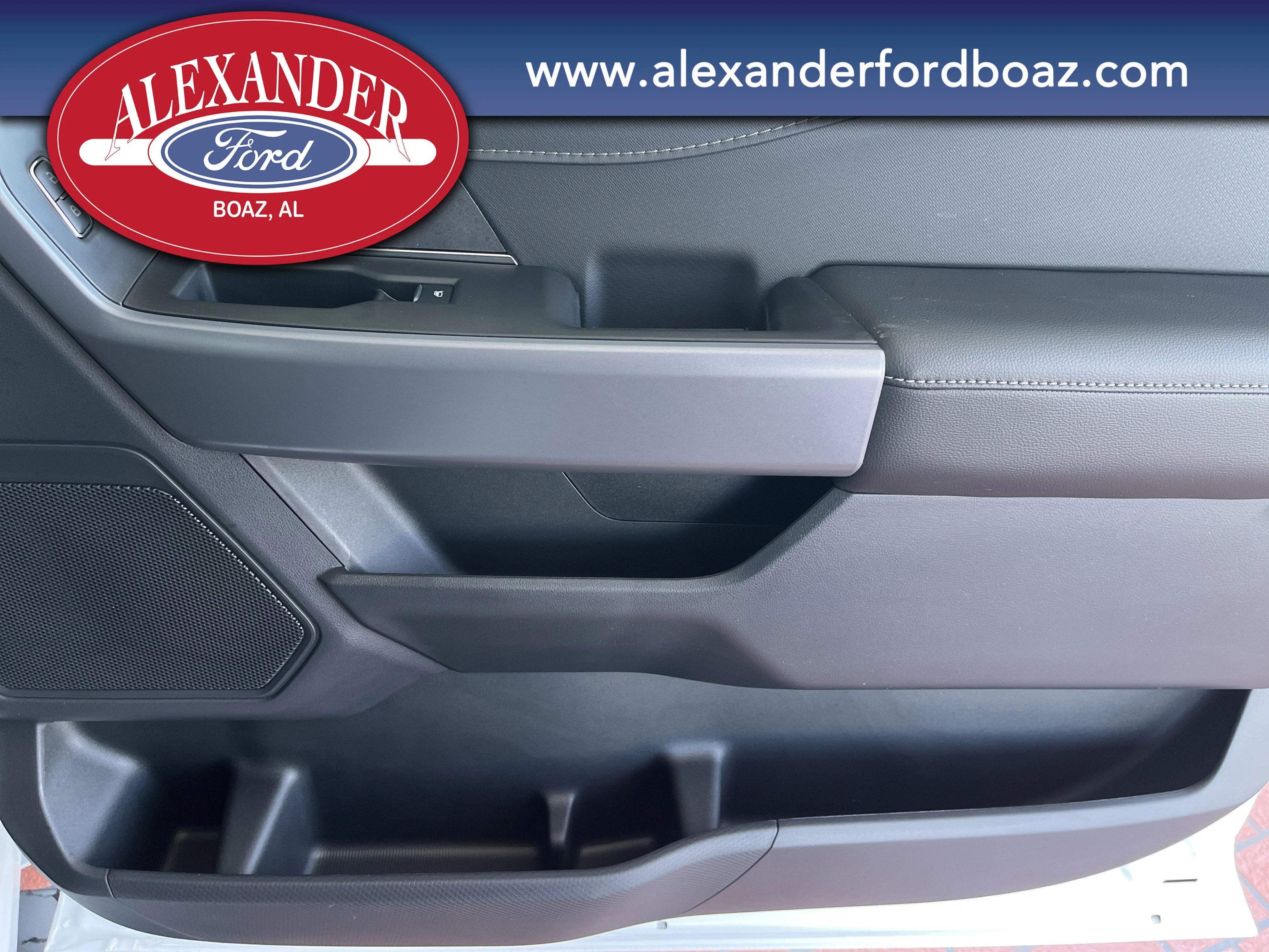 New 2026 Oxford White Ford XLT image 19