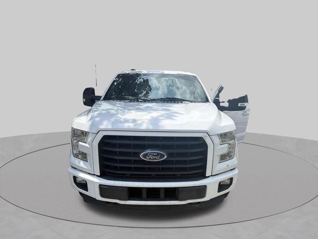 Used 2017 White Ford XLT image 2