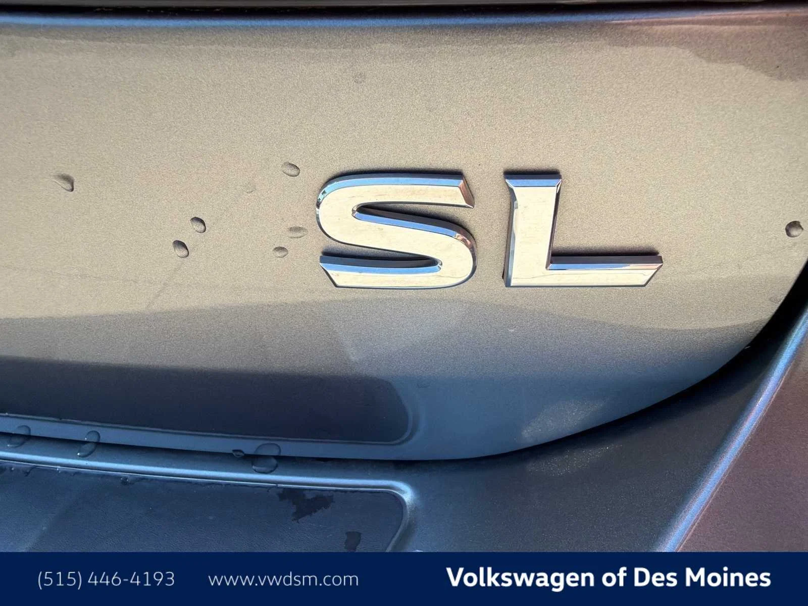 Used 2017 Gun Metallic Nissan SL image 6