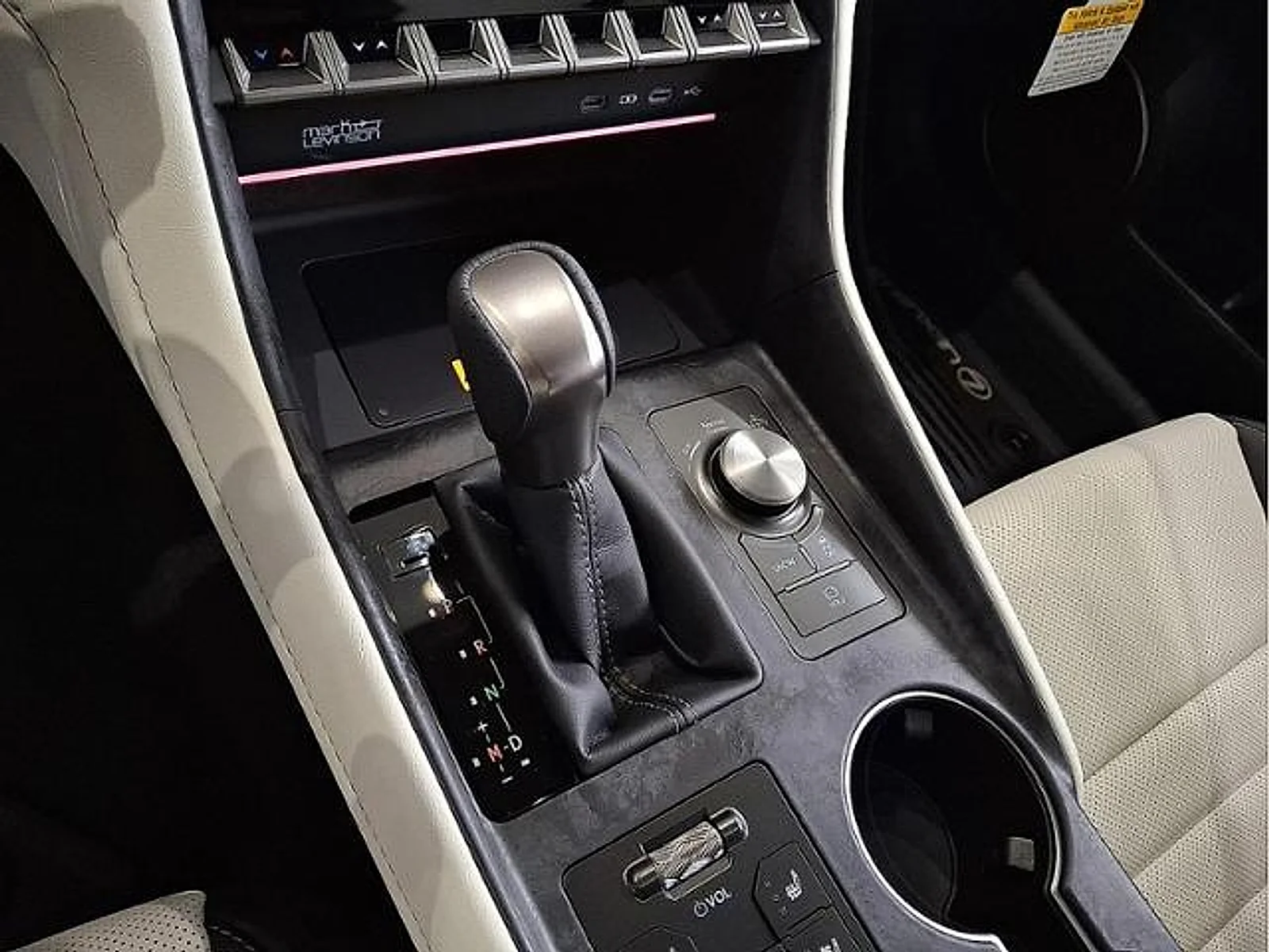 New 2026 HAKUGIN MATTE WHITE Lexus F SPORT image 10